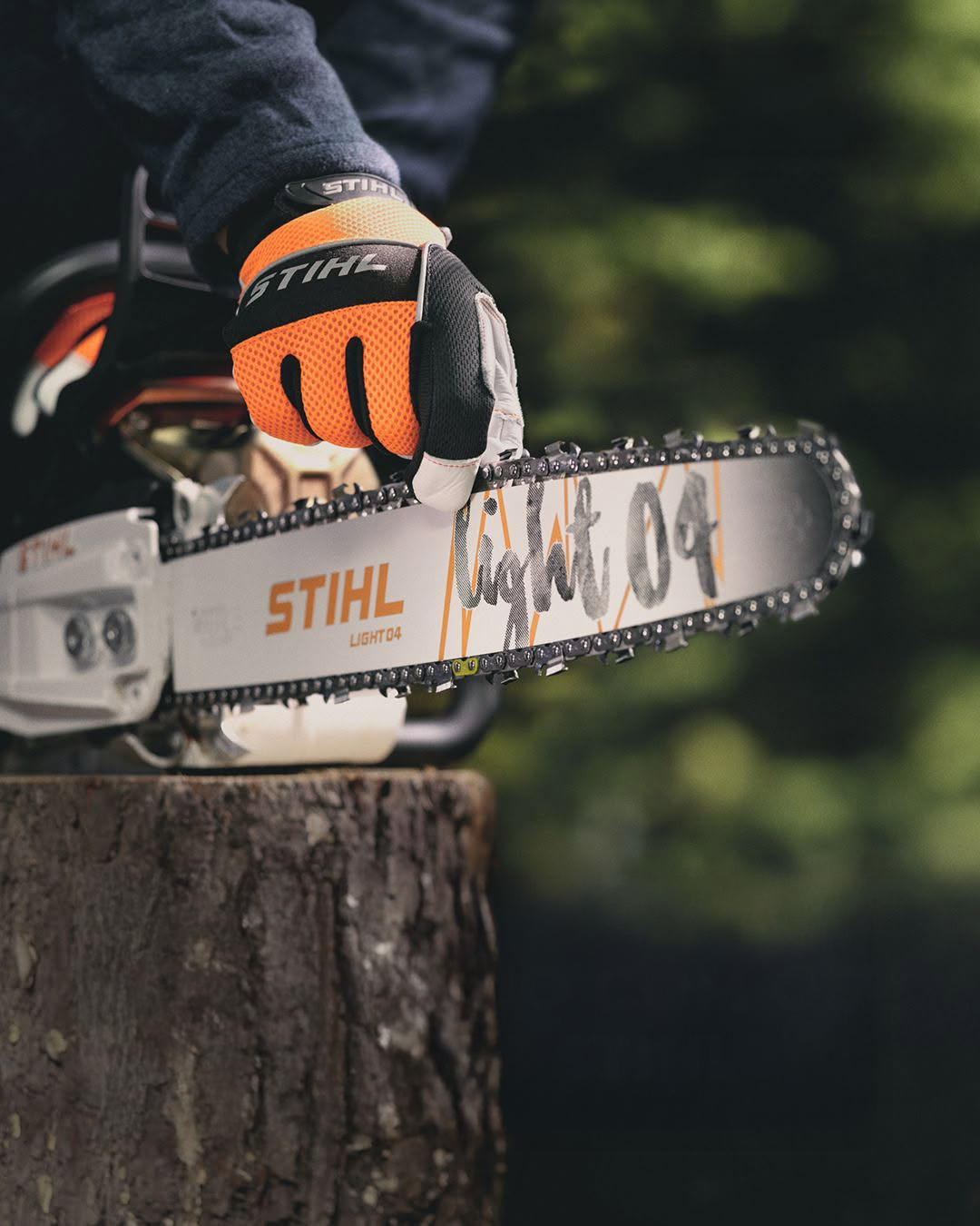 Motosserra STIHL MS 250 em destaque